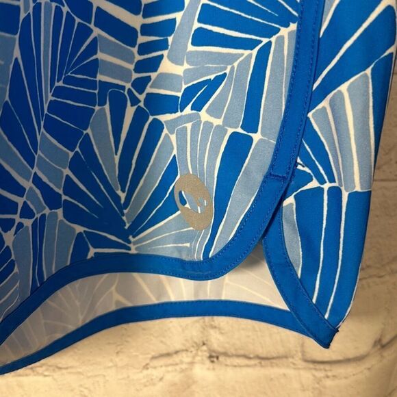 Vineyard Vines Mens Abstract Palms Blue board Shorts size 40 Style# 1M0360 - Picture 2 of 7